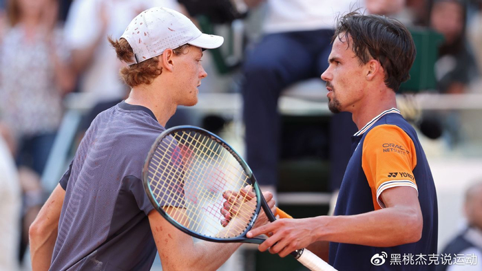 下看台避险 下看台避险