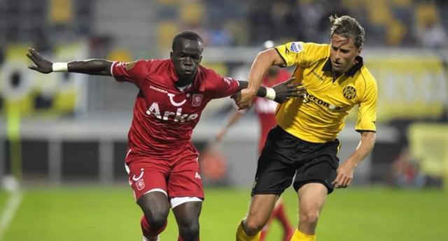 持其防守稳 持其防守稳